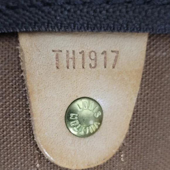 Louis Vuitton 50 Keepall Bandouliere FREE POSHMARK AUTHENTICATION! - Picture 12 of 17